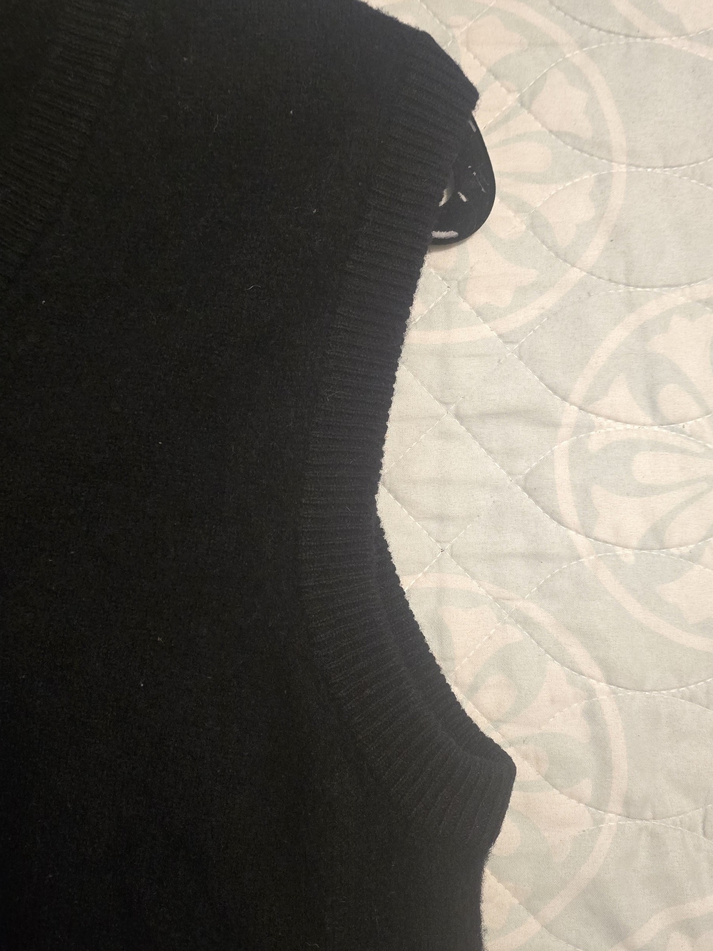 Black V-Neck Wool Sweater Vest - Polo Country Club Preppy Style, Men's Medium - Picture 5 of 10